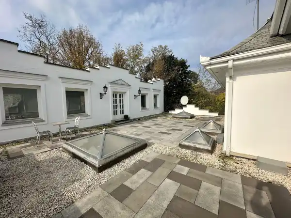 Eladó családi ház, Sződliget 7 szoba 400 m² 180 M Ft