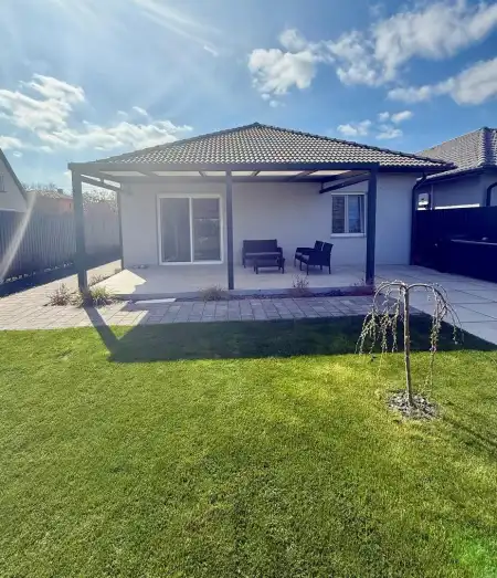 Eladó ikerház, Velence 4 szoba 138 m² 134.9 M Ft