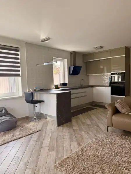 Eladó ikerház, Velence 4 szoba 138 m² 129.5 M Ft