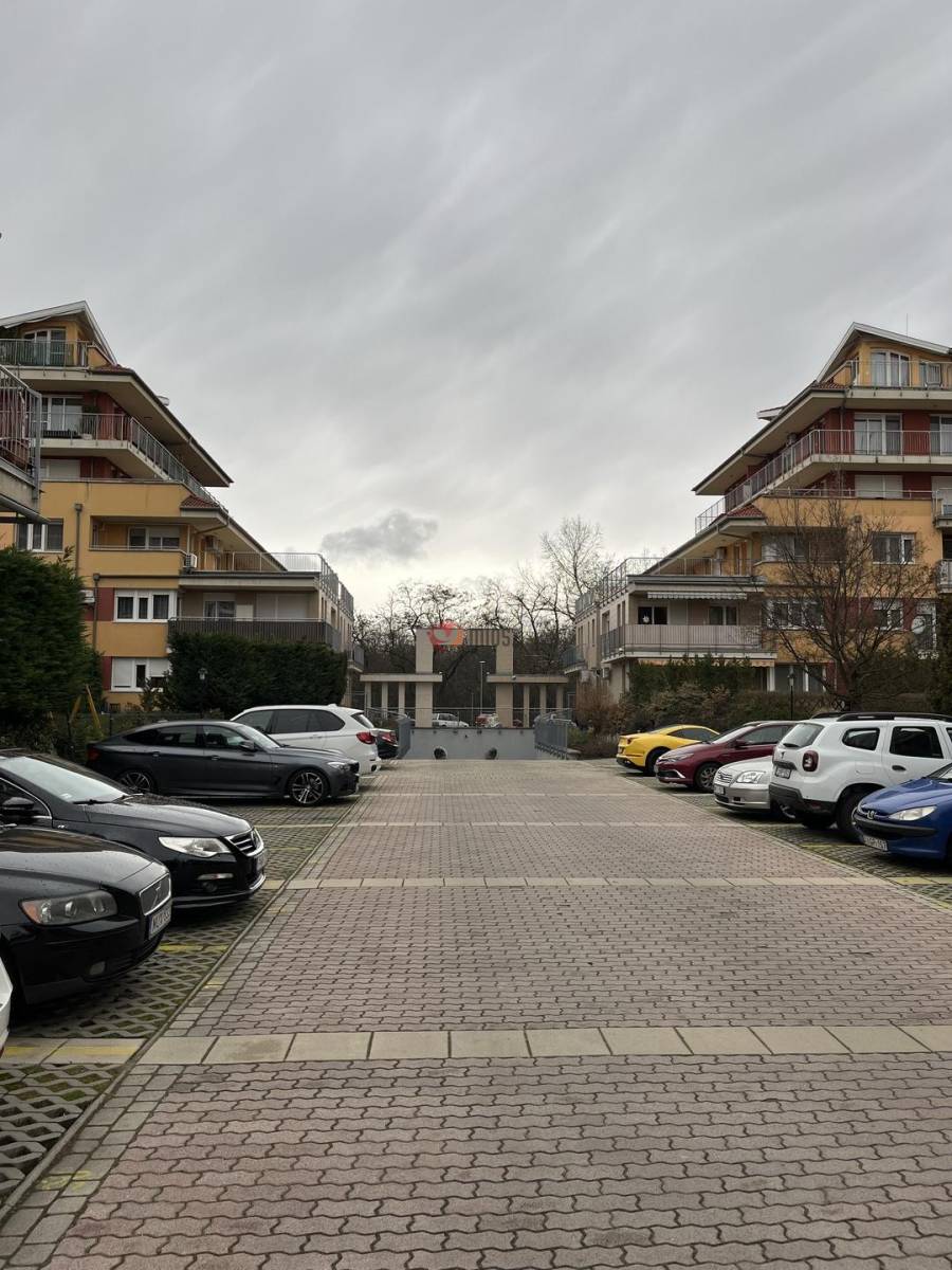 eladó téglalakás, Budapest, XVIII. kerület