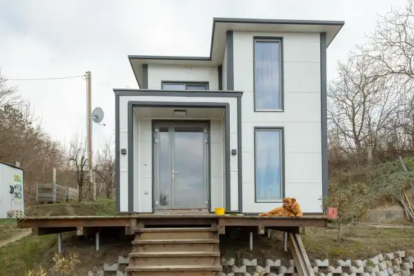 Eladó újszerű nyaraló, Biatorbágy 2+1 szoba 60 m² 66 M Ft