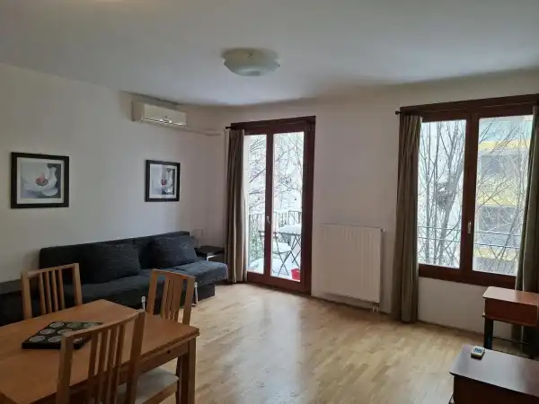 Kiadó téglalakás, Budapest, VII. kerület 2 szoba 47 m² 350 E Ft/hó